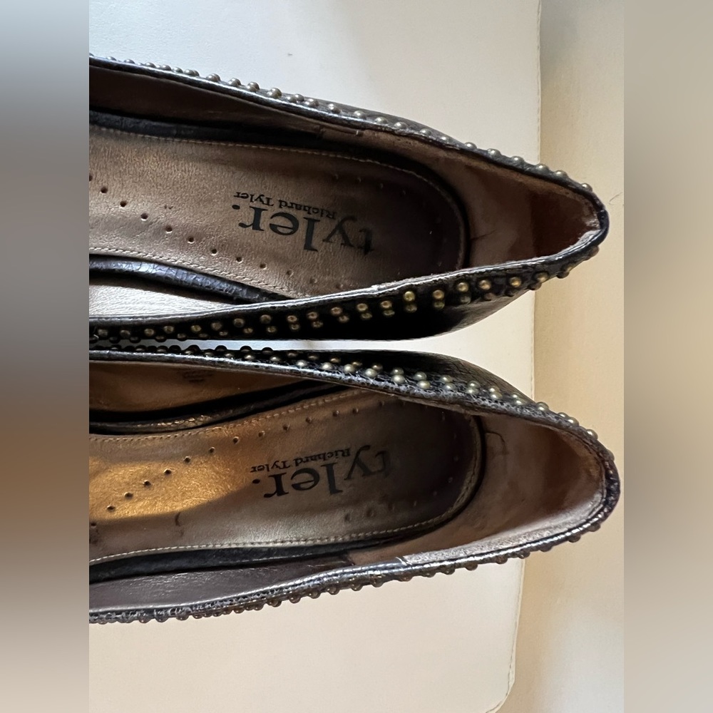 Richard Tyler heels
